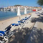 Guest house -villa Sjor -primosten-apartmani- Has 2 Large And 2 Smaller Ones -primosten Lokvice 6 3*