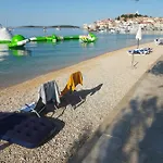 -villa Sjor -primosten-apartmani- Has 2 Large And 2 Smaller Ones -primosten Lokvice 6 3* Primosten