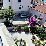 -villa Sjor -primosten-apartmani- Has 2 Large And 2 Smaller Ones -primosten Lokvice 6
