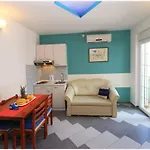 Guest house -villa Sjor -primosten-apartmani- Has 2 Large And 2 Smaller Ones -primosten Lokvice 6 Primosten
