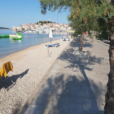 -villa Sjor -primosten-apartmani- Has 2 Large And 2 Smaller Ones -primosten Lokvice 6 3* Primosten