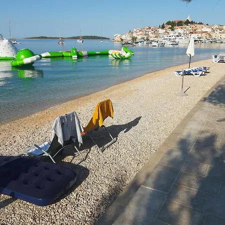 -villa Sjor -primosten-apartmani- Has 2 Large And 2 Smaller Ones -primosten Lokvice 6 3* Primosten