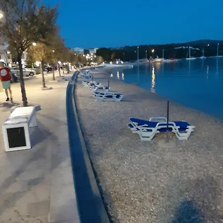 -villa Sjor -primosten-apartmani- Has 2 Large And 2 Smaller Ones -primosten Lokvice 6 3*