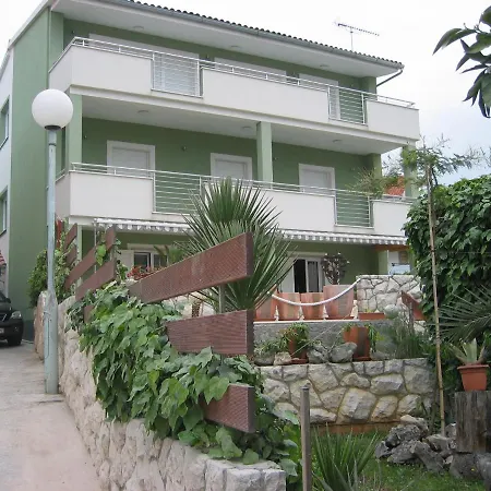 Guest house -villa Sjor -primosten-apartmani- Has 2 Large And 2 Smaller Ones -primosten Lokvice 6 3*