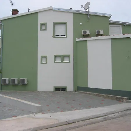 Apartmani- Sjor -primosten-apartmani- Has 2 Large And 2 Smaller Ones -primosten Lokvice 6 Primošten