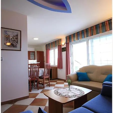 -villa Sjor -primosten-apartmani- Has 2 Large And 2 Smaller Ones -primosten Lokvice 6 Primosten