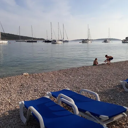 -villa Sjor -primosten-apartmani- Has 2 Large And 2 Smaller Ones -primosten Lokvice 6 Guest house 3*