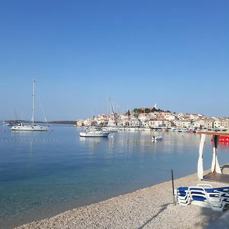 Guest house -villa Sjor -primosten-apartmani- Has 2 Large And 2 Smaller Ones -primosten Lokvice 6 3*