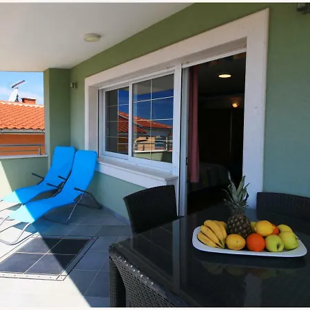 Guest house -villa Sjor -primosten-apartmani- Has 2 Large And 2 Smaller Ones -primosten Lokvice 6