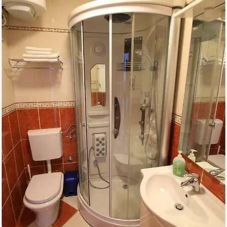 Guest house -villa Sjor -primosten-apartmani- Has 2 Large And 2 Smaller Ones -primosten Lokvice 6 3*