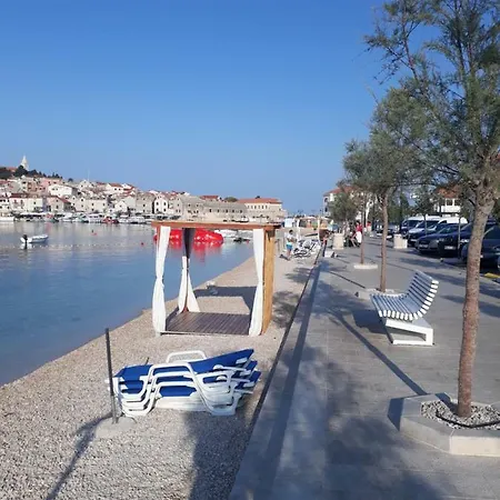 -villa Sjor -primosten-apartmani- Has 2 Large And 2 Smaller Ones -primosten Lokvice 6 3*