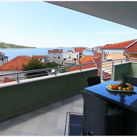 -villa Sjor -primosten-apartmani- Has 2 Large And 2 Smaller Ones -primosten Lokvice 6 Guest house Primosten