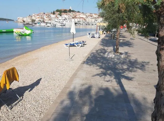 -villa Sjor -primosten-apartmani- Has 2 Large And 2 Smaller Ones -primosten Lokvice 6 3* Primošten