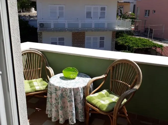 -villa Sjor -primosten-apartmani- Has 2 Large And 2 Smaller Ones -primosten Lokvice 6 Πανσιόν 3*