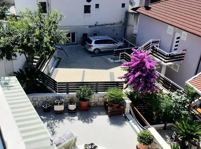 -villa Sjor -primosten-apartmani- Has 2 Large And 2 Smaller Ones -primosten Lokvice 6
