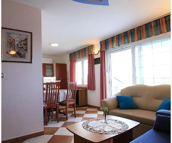 -villa Sjor -primosten-apartmani- Has 2 Large And 2 Smaller Ones -primosten Lokvice 6 Primošten