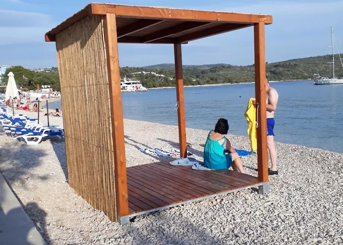 Πανσιόν -villa Sjor -primosten-apartmani- Has 2 Large And 2 Smaller Ones -primosten Lokvice 6