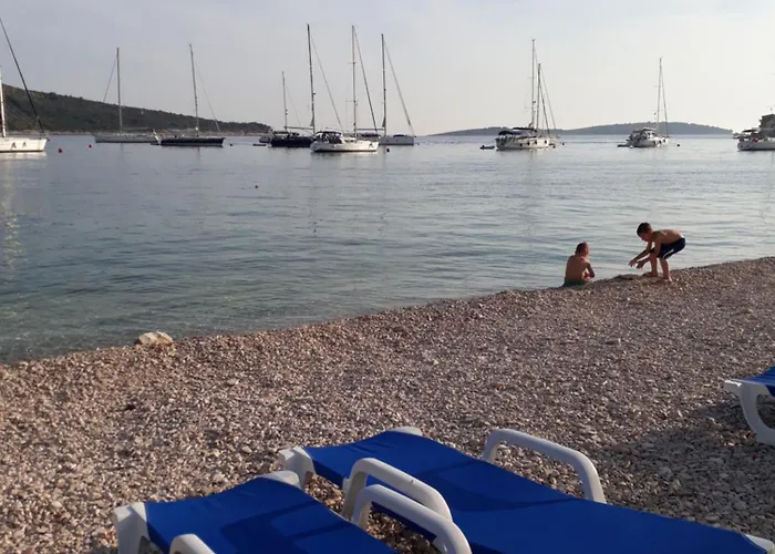 -villa Sjor -primosten-apartmani- Has 2 Large And 2 Smaller Ones -primosten Lokvice 6 Πανσιόν 3*