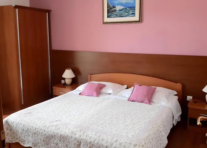 -villa Sjor -primosten-apartmani- Has 2 Large And 2 Smaller Ones -primosten Lokvice 6 Primošten