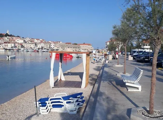 -villa Sjor -primosten-apartmani- Has 2 Large And 2 Smaller Ones -primosten Lokvice 6 3*