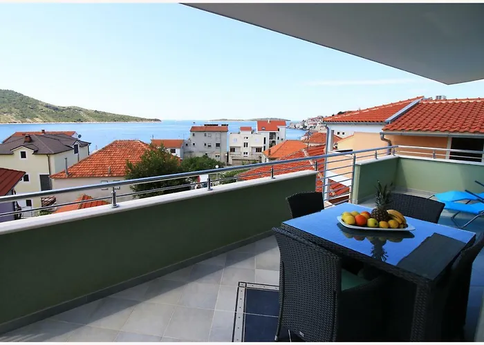 -villa Sjor -primosten-apartmani- Has 2 Large And 2 Smaller Ones -primosten Lokvice 6 Vendégház Primošten